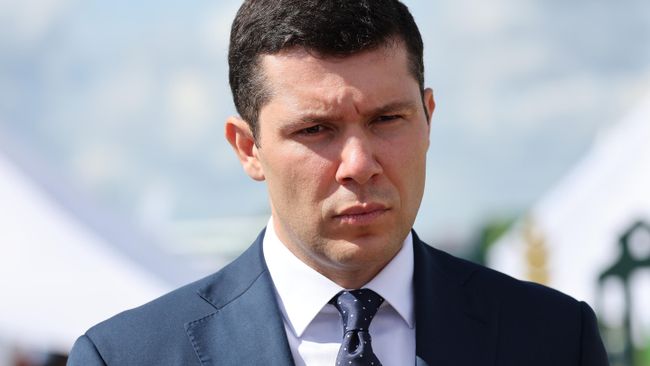 Антон Алиханов