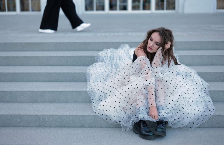 Девушка на Болотной набережной в Москве