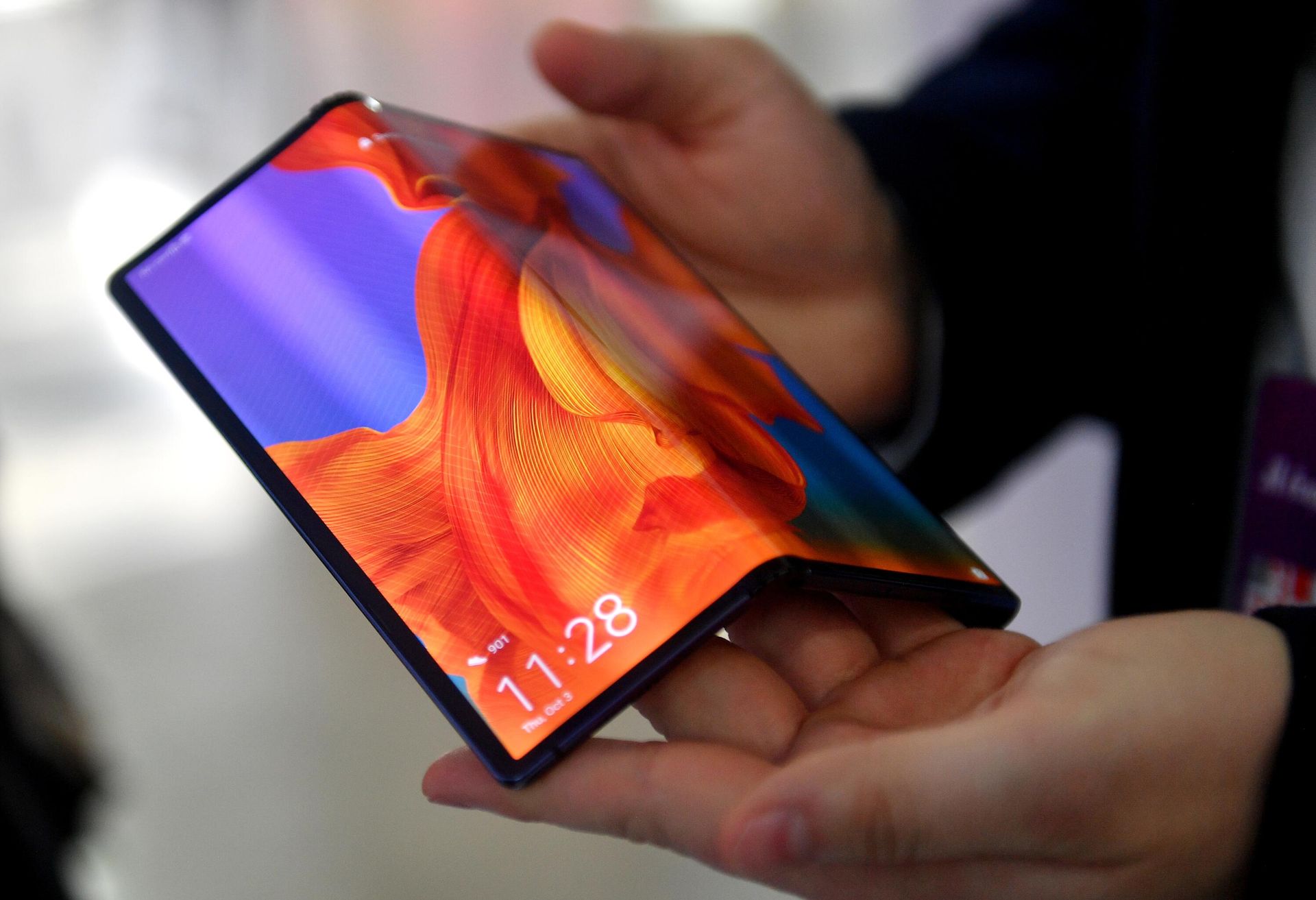 Новый складной смартфон Mate X компании Huawei Новый складной смартфон Mate X компании Huawei - РИА Новости, 1920, 31.08.2022