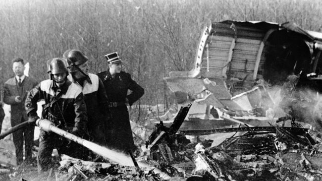 Обломки самолета Боинг 707, который разбился в 1961 году. Обломки самолета Боинг 707, который разбился в 1961 году.