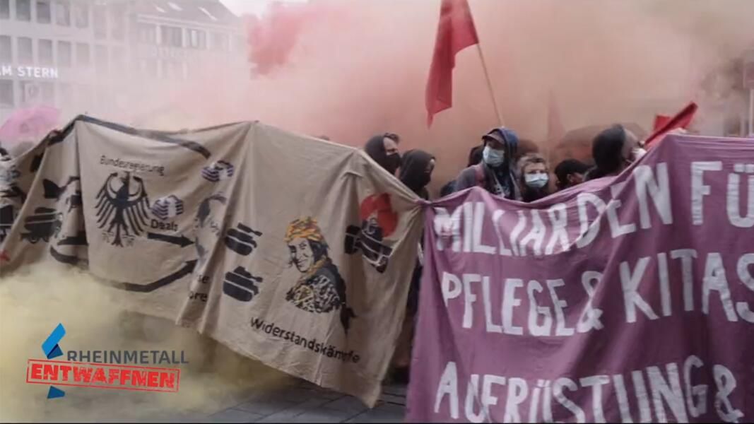 Участники акции протеста против поставок оружия Украине в Касселе, Германия Участники акции протеста против поставок оружия Украине в Касселе, Германия - РИА Новости, 1920, 29.11.2022