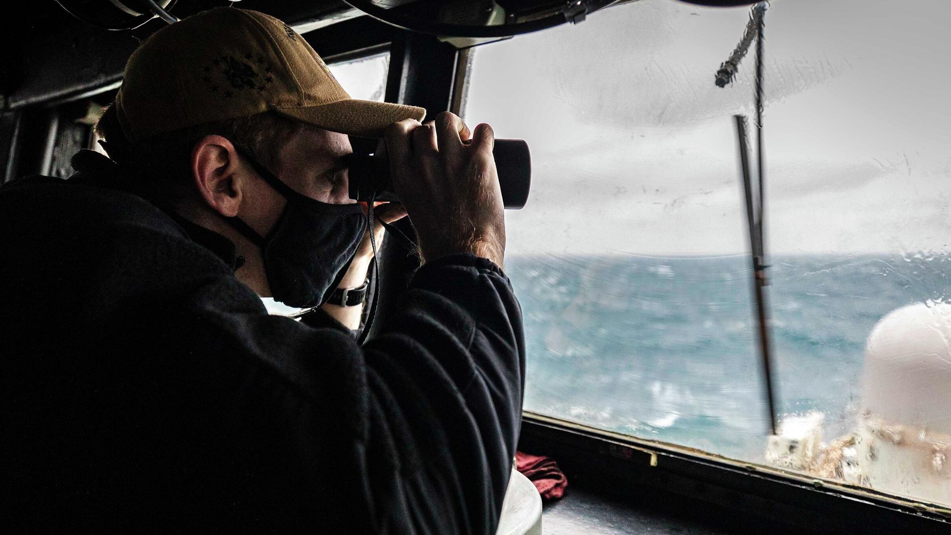 Военнослужащий ВМС США на эсминце USS John S. McCain в Тайваньском проливе Военнослужащий ВМС США на эсминце USS John S. McCain в Тайваньском проливе - РИА Новости, 1920, 07.10.2022