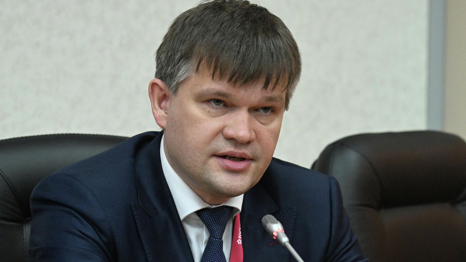Вице-президент Российского экспортного центра Алексей Солодов на ВЭФ-2022 Вице-президент Российского экспортного центра Алексей Солодов на ВЭФ-2022 - РИА Новости, 1920, 06.09.2022