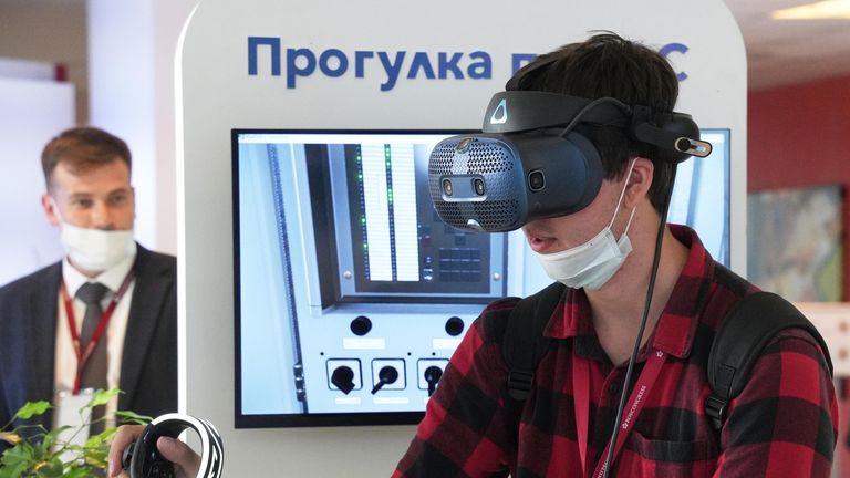 На выставке Восточного экономического форума во Владивостоке На выставке Восточного экономического форума во Владивостоке