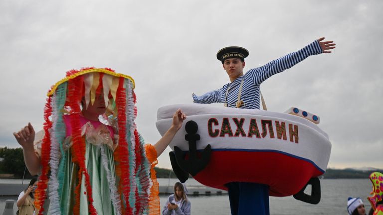 Участники фестиваля Улица Дальнего Востока в рамках Восточного экономического форума во Владивостоке Участники фестиваля Улица Дальнего Востока в рамках Восточного экономического форума во Владивостоке
