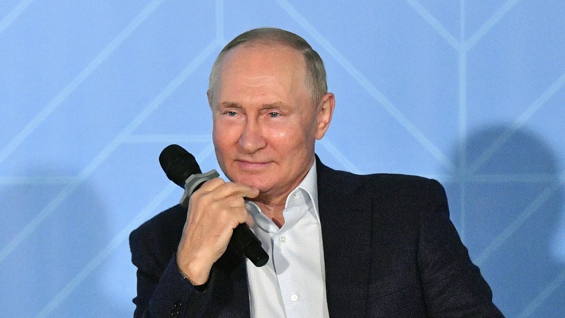 Президент России Владимир Путин во время встречи с участниками Всероссийского молодежного экологического форума Экосистема. Заповедный край в Петропавловске-Камчатском - РИА Новости, 1920, 05.09.2022