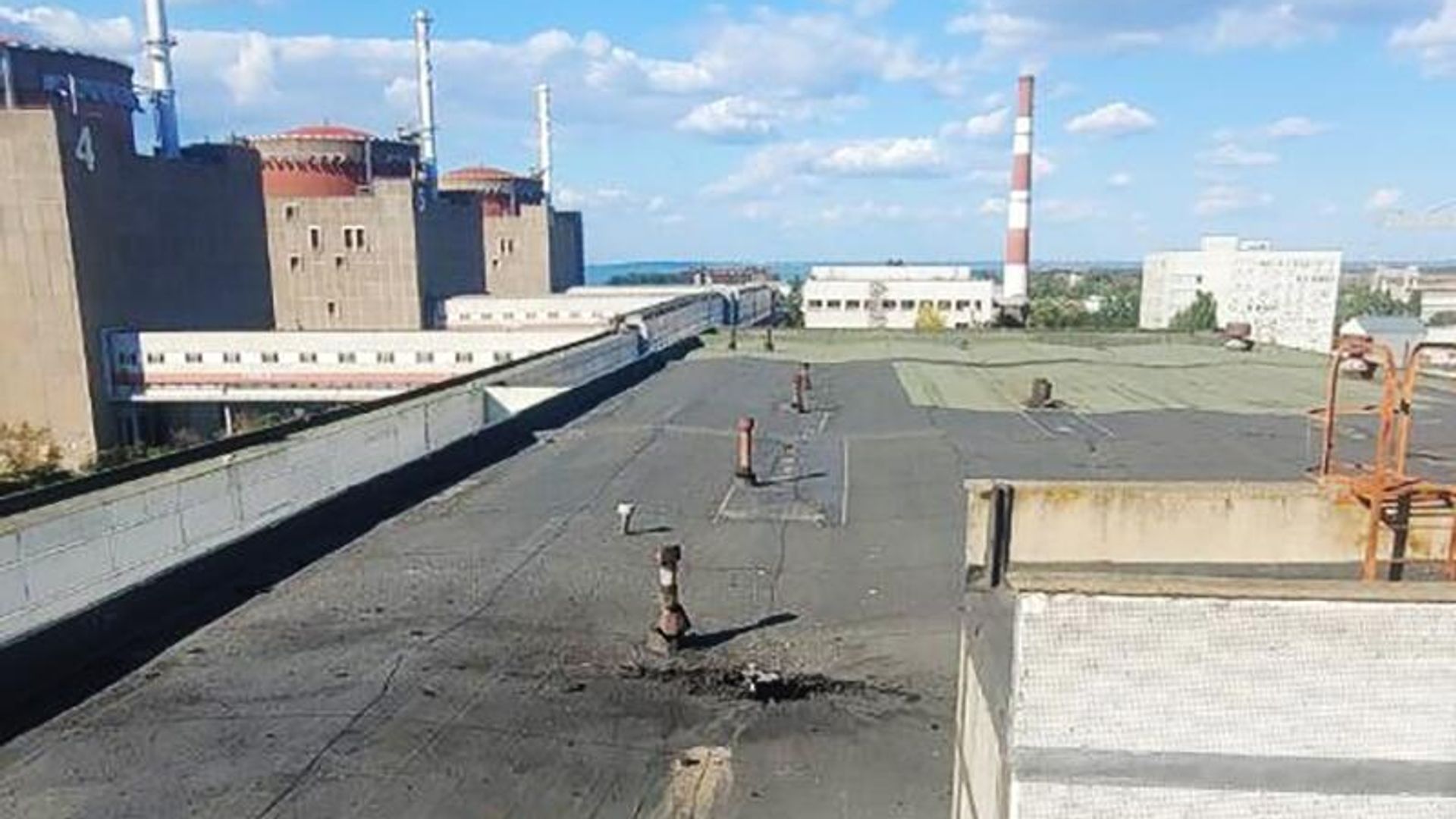 Последствия обстрела Запорожской АЭС Последствия обстрела Запорожской АЭС - РИА Новости, 1920, 07.09.2022