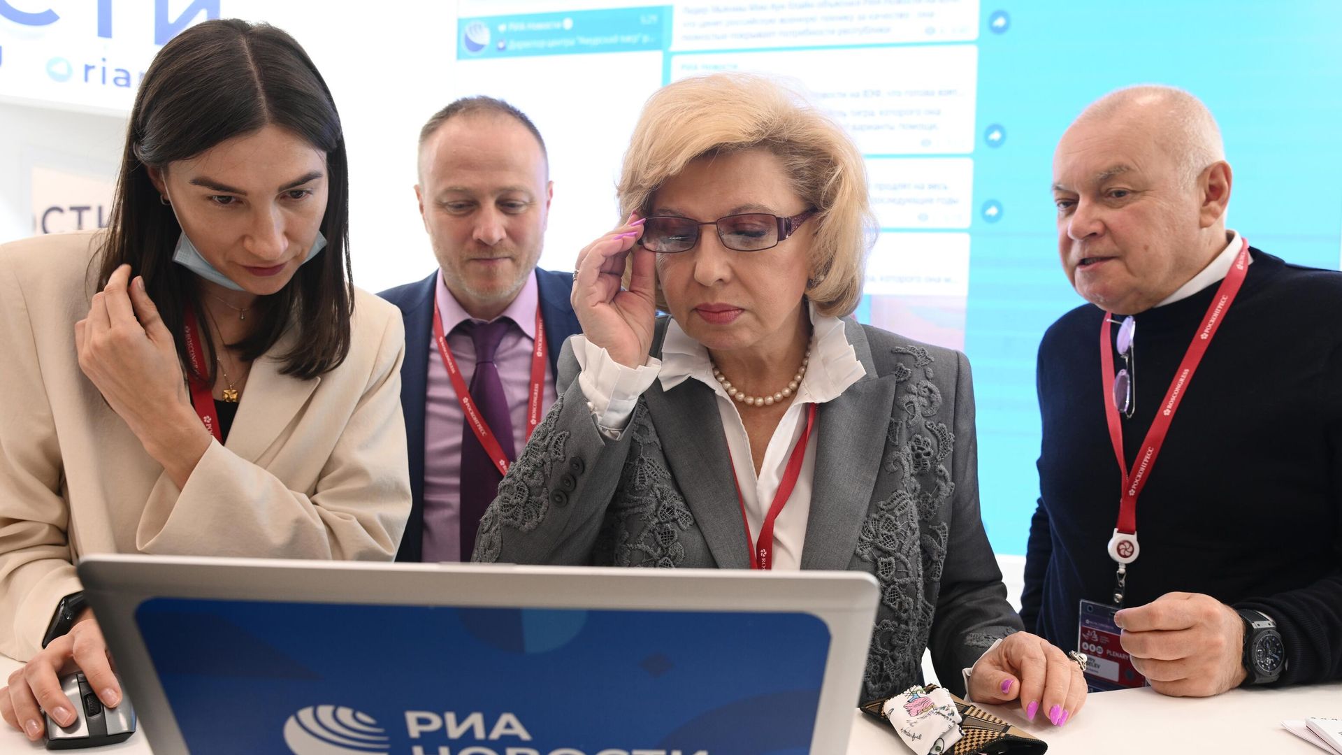 Уполномоченный по правам человека в РФ Татьяна Москалькова на стенде медиагруппы Россия сегодня на Восточном экономическом форуме во Владивостоке Уполномоченный по правам человека в РФ Татьяна Москалькова на стенде медиагруппы Россия сегодня на Восточном экономическом форуме во Владивостоке - РИА Новости, 1920, 07.09.2022