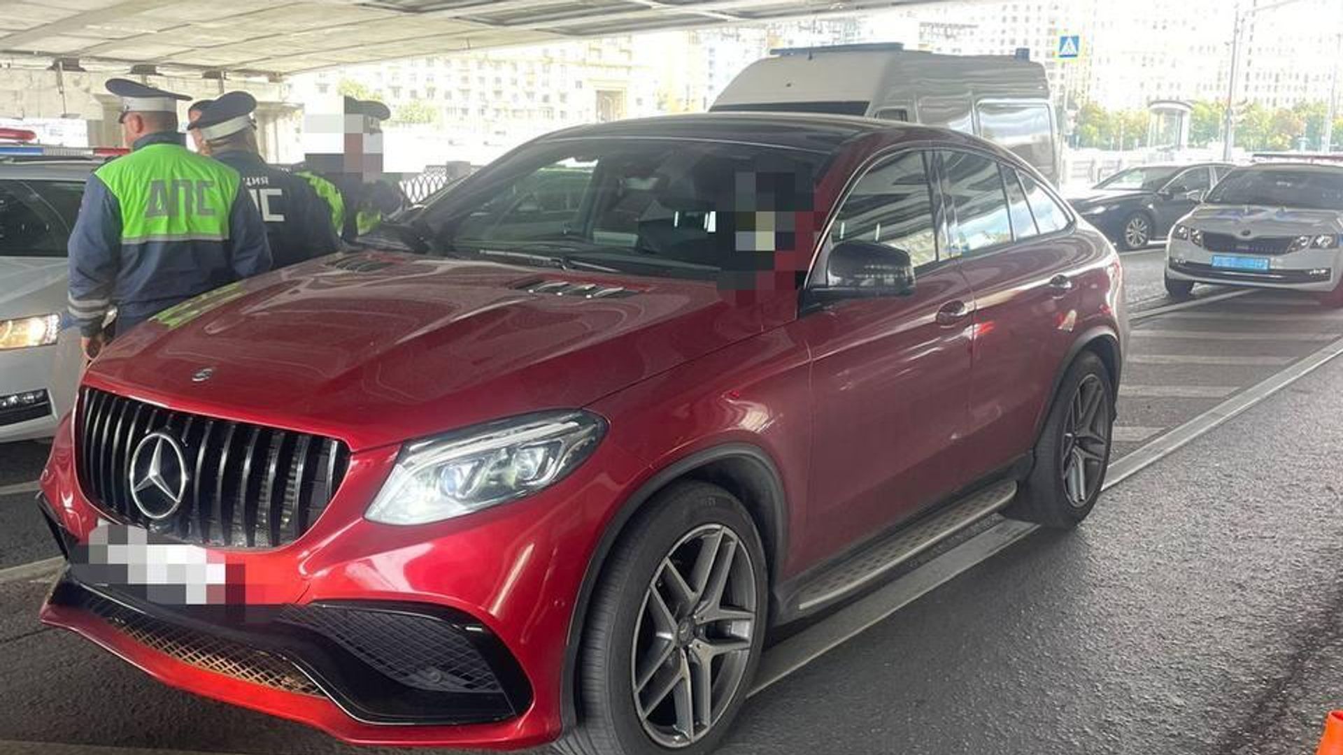 Место обнаружения убитого мужчины в автомобиле на набережной Тараса Шевченко в Москве Место обнаружения убитого мужчины в автомобиле на набережной Тараса Шевченко в Москве - РИА Новости, 1920, 07.09.2022
