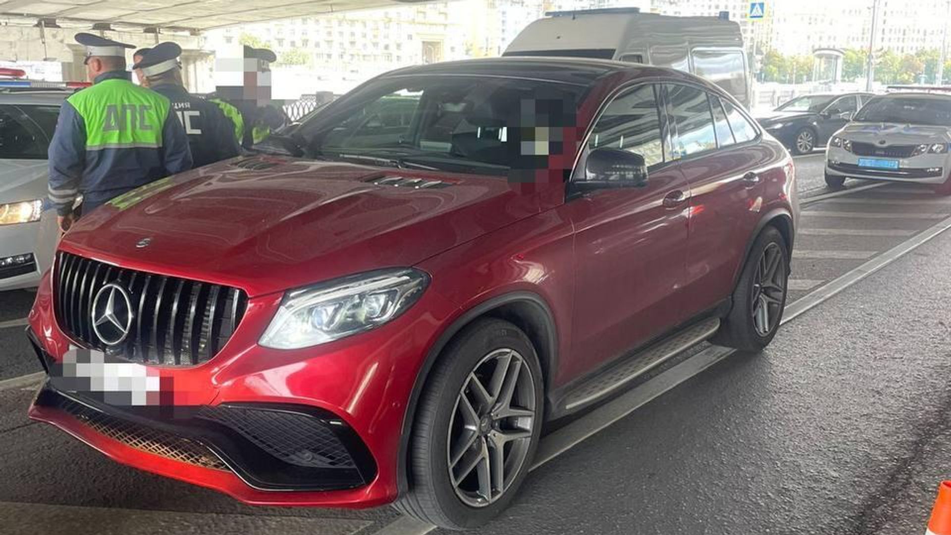Место обнаружения убитого мужчины в автомобиле на набережной Тараса Шевченко в Москве Место обнаружения убитого мужчины в автомобиле на набережной Тараса Шевченко в Москве - РИА Новости, 1920, 07.09.2022