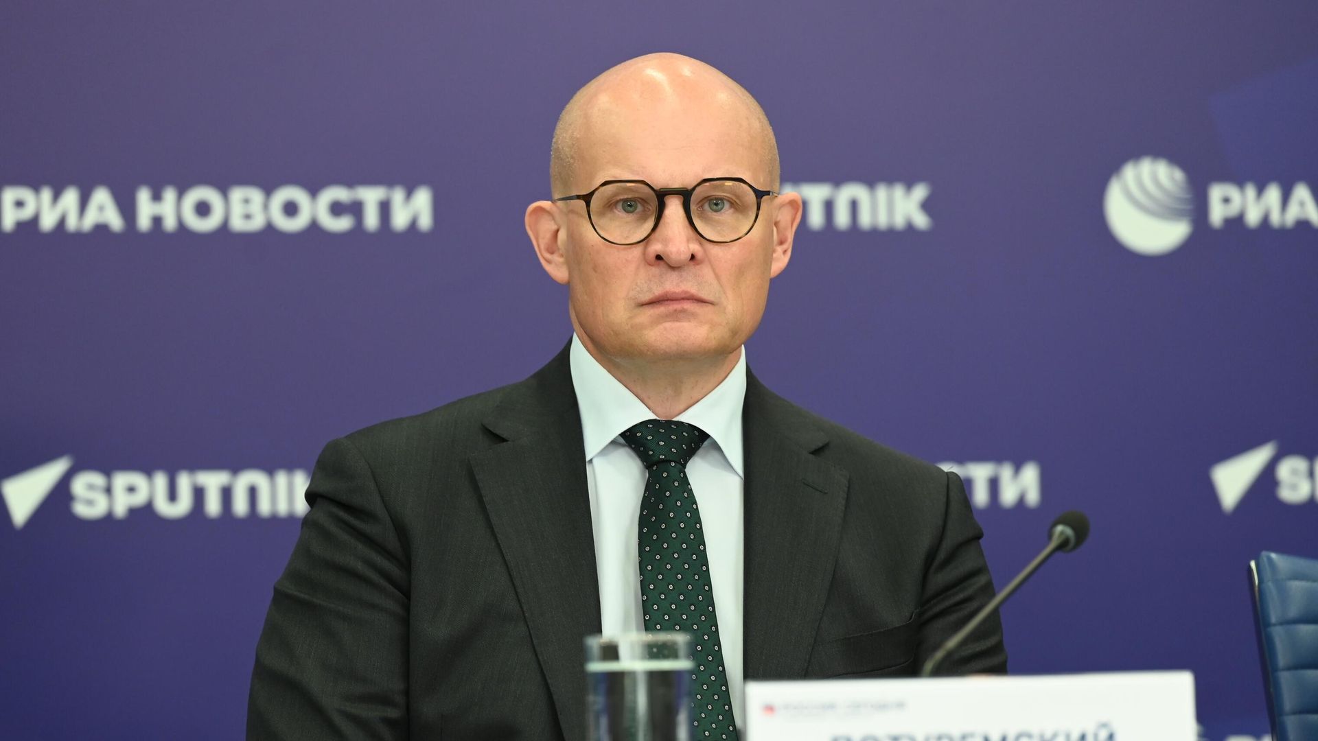 Директор по политическому анализу Института социального маркетинга Виктор Потуремский на круглом столе в МИА Россия сегодня Директор по политическому анализу Института социального маркетинга Виктор Потуремский на круглом столе в МИА Россия сегодня - РИА Новости, 1920, 07.09.2022