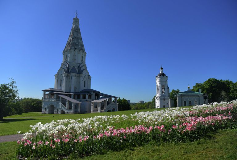 Церковь Вознесения Господня в Коломенском парке в Москве Церковь Вознесения Господня в Коломенском парке в Москве