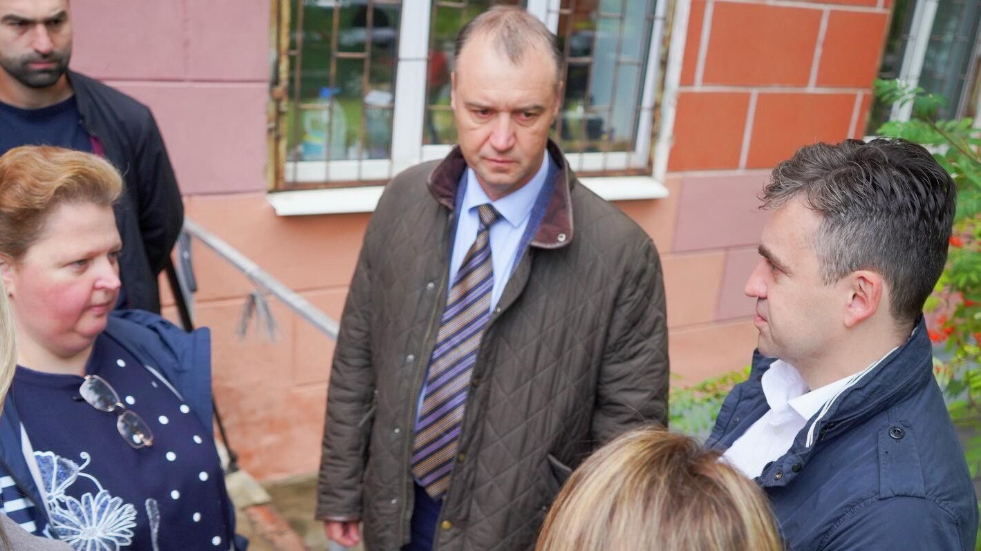 Губернатор Ивановской области Станислав Воскресенский во время посещения взрослой поликлиники №11 в областном центре Губернатор Ивановской области Станислав Воскресенский во время посещения взрослой поликлиники №11 в областном центре - РИА Новости, 1920, 09.09.2022