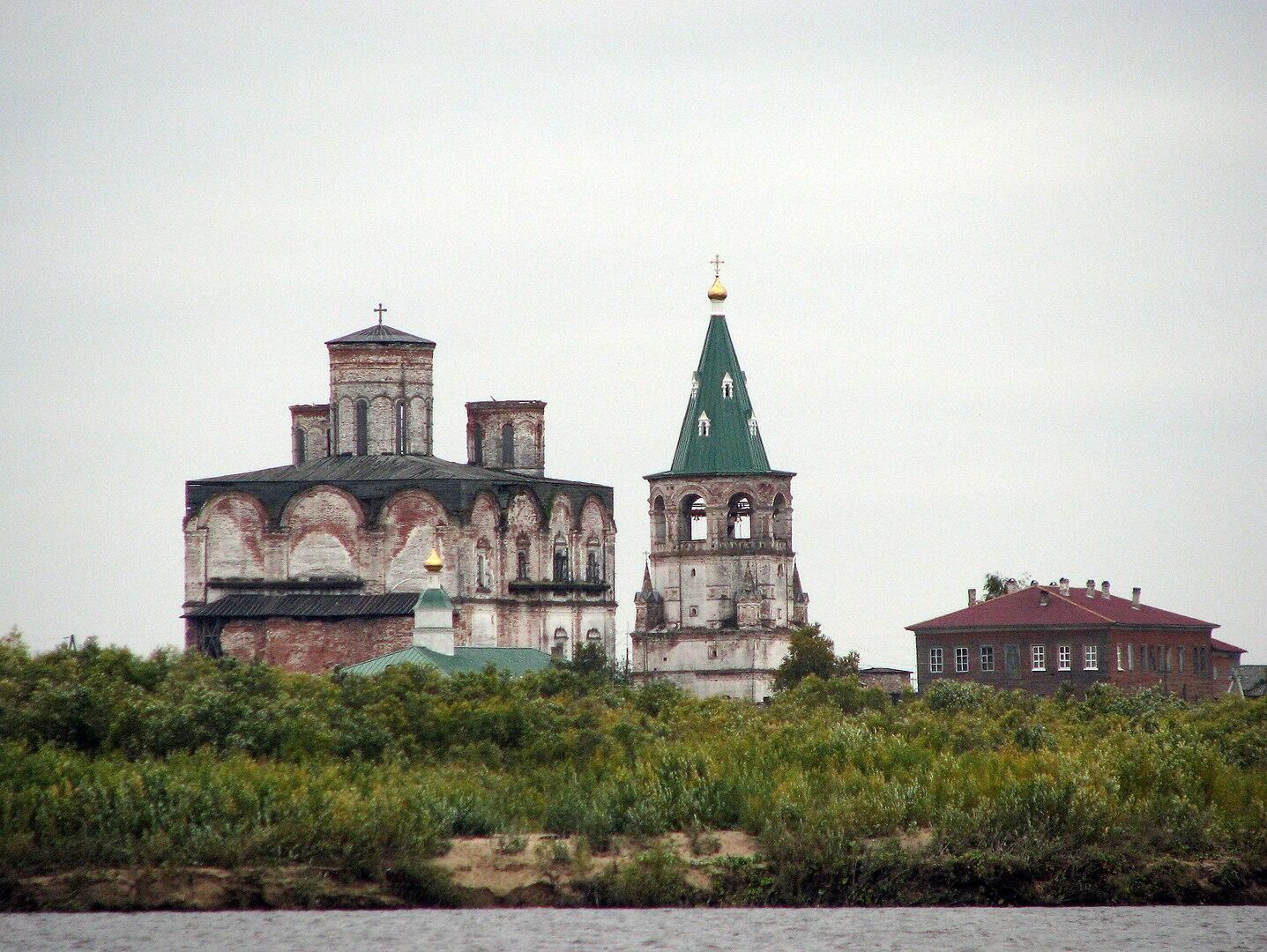 Вид на Спасо-Преображенский собор со стороны переправы на Куростров - РИА Новости, 1920, 12.09.2022