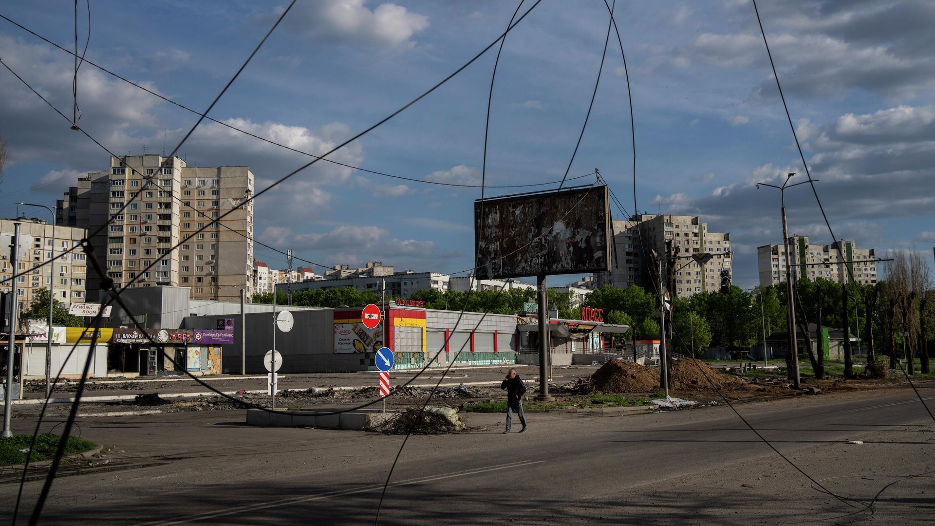 Мужчина на одной из улиц Харькова Мужчина на одной из улиц Харькова - РИА Новости, 1920, 03.12.2022
