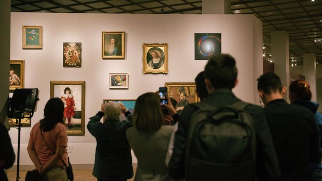 Посетители выставки Моя Третьяковка. Из виртуального в реальное. Часть 1 Посетители выставки Моя Третьяковка. Из виртуального в реальное. Часть 1