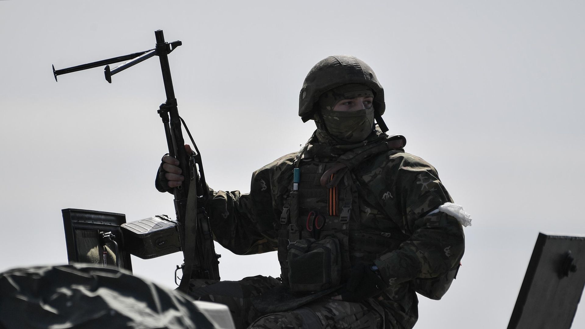 Военнослужащий Росгвардии в Херсонской области Военнослужащий Росгвардии в Херсонской области - РИА Новости, 1920, 01.12.2022