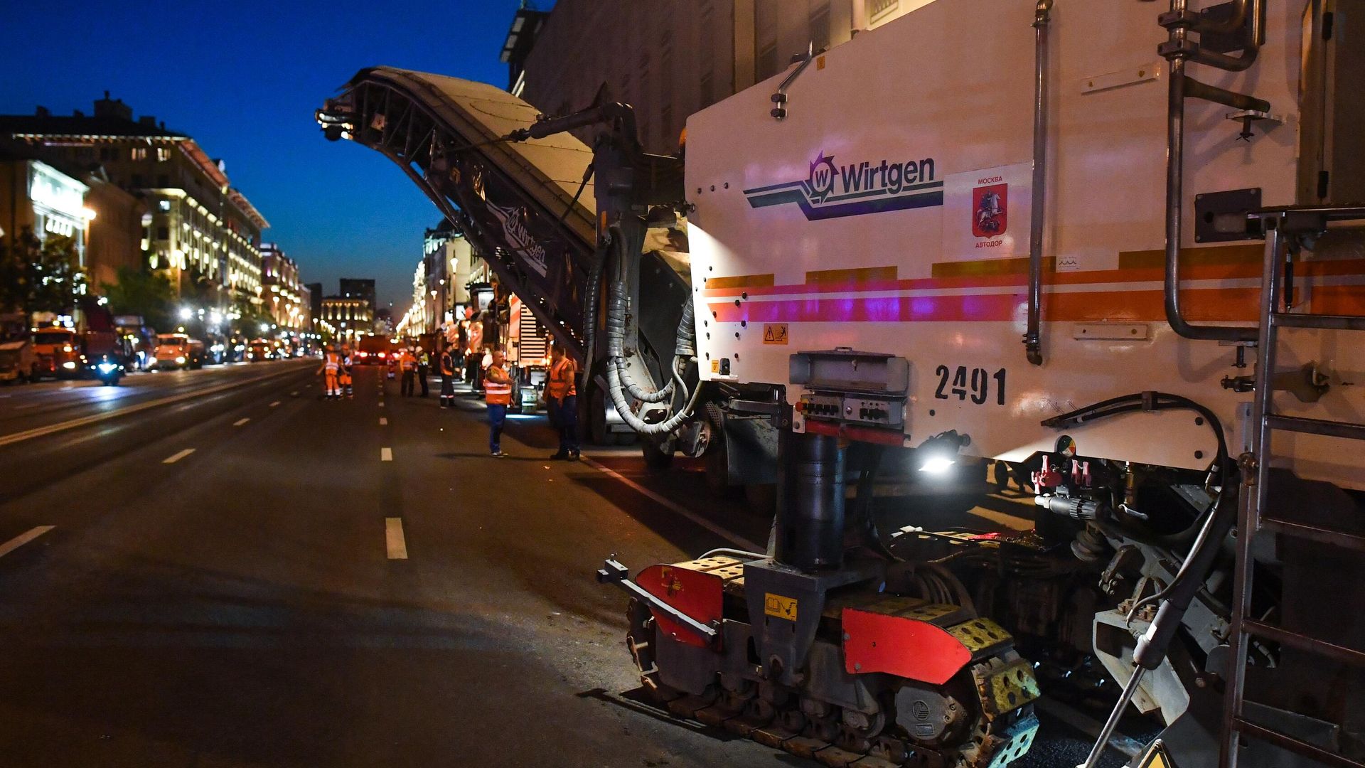 Замена асфальтобетонного покрытия в Москве Замена асфальтобетонного покрытия в Москве - РИА Новости, 1920, 20.09.2022