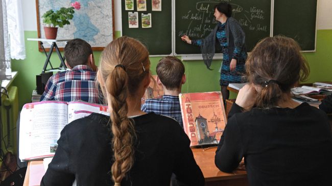 Ученики на уроке в школе