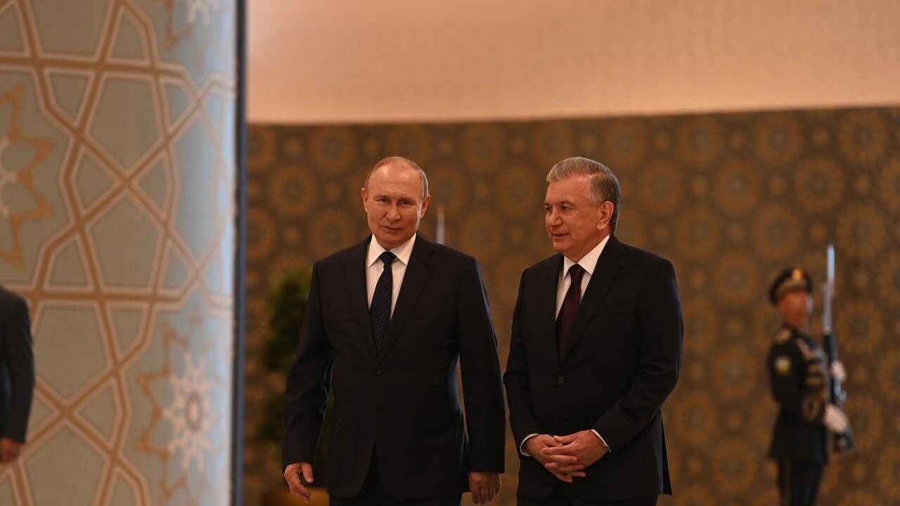 Президент России Владимир Путин и президент Узбекистана Шавкат Мирзиёев Президент России Владимир Путин и президент Узбекистана Шавкат Мирзиёев - РИА Новости, 1920, 06.03.2023