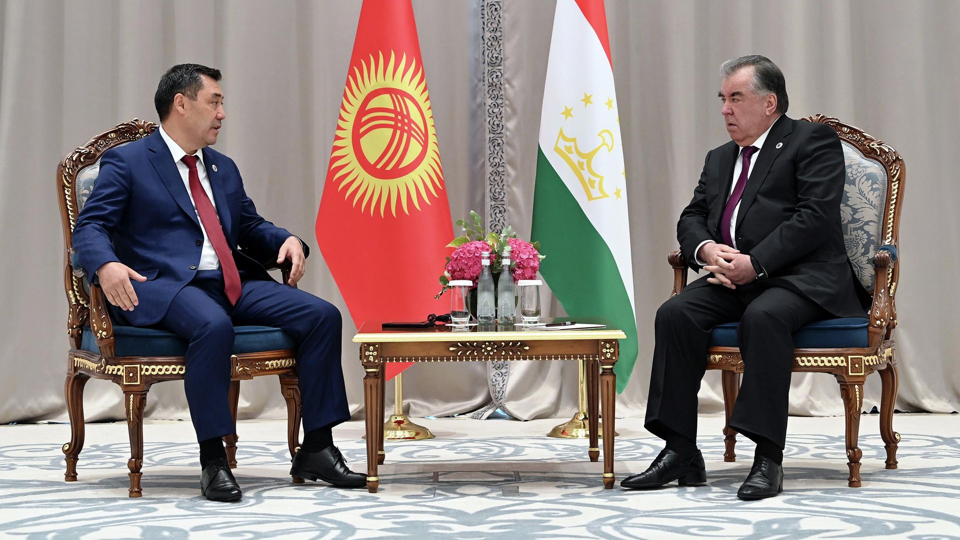 Президент Киргизии Садыр Жапаров и президент Таджикистана Эмомали Рахмон Президент Киргизии Садыр Жапаров и президент Таджикистана Эмомали Рахмон - РИА Новости, 1920, 13.10.2022