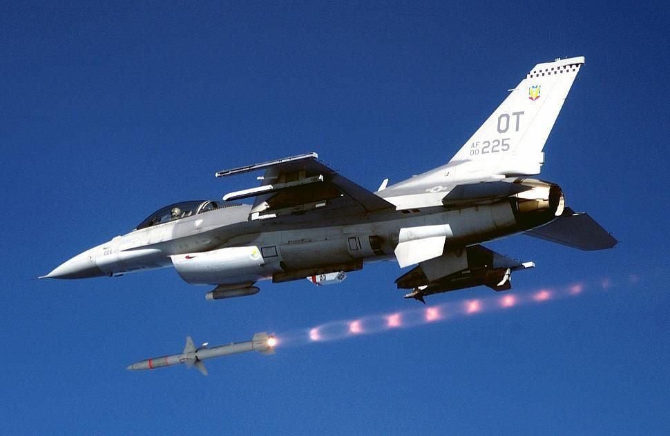 Запуск ракеты AGM-88 HARM c истребителя F-16C Запуск ракеты AGM-88 HARM c истребителя F-16C - РИА Новости, 1920, 17.11.2022