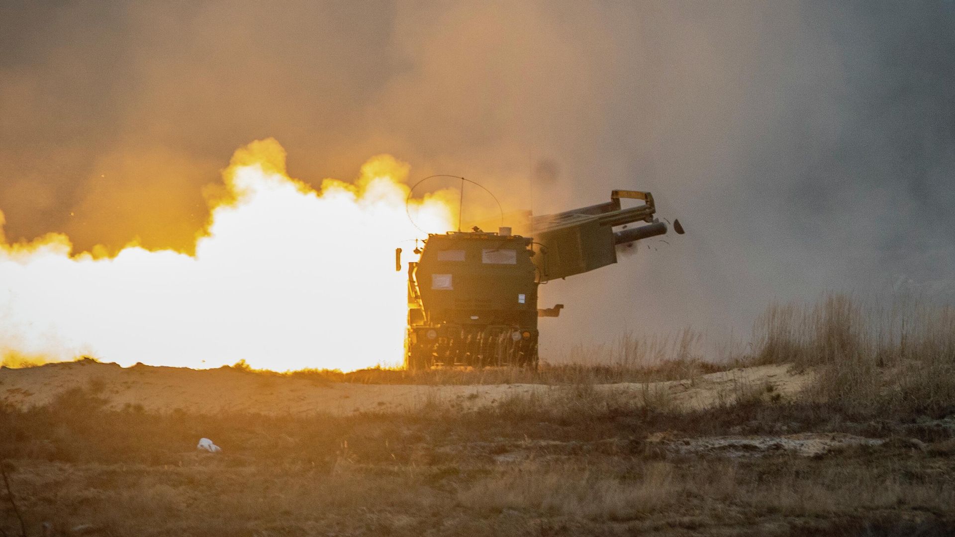 Американская высокомобильная ракетно-артиллерийская система оперативно-тактического назначения HIMARS - РИА Новости, 1920, 04.10.2022