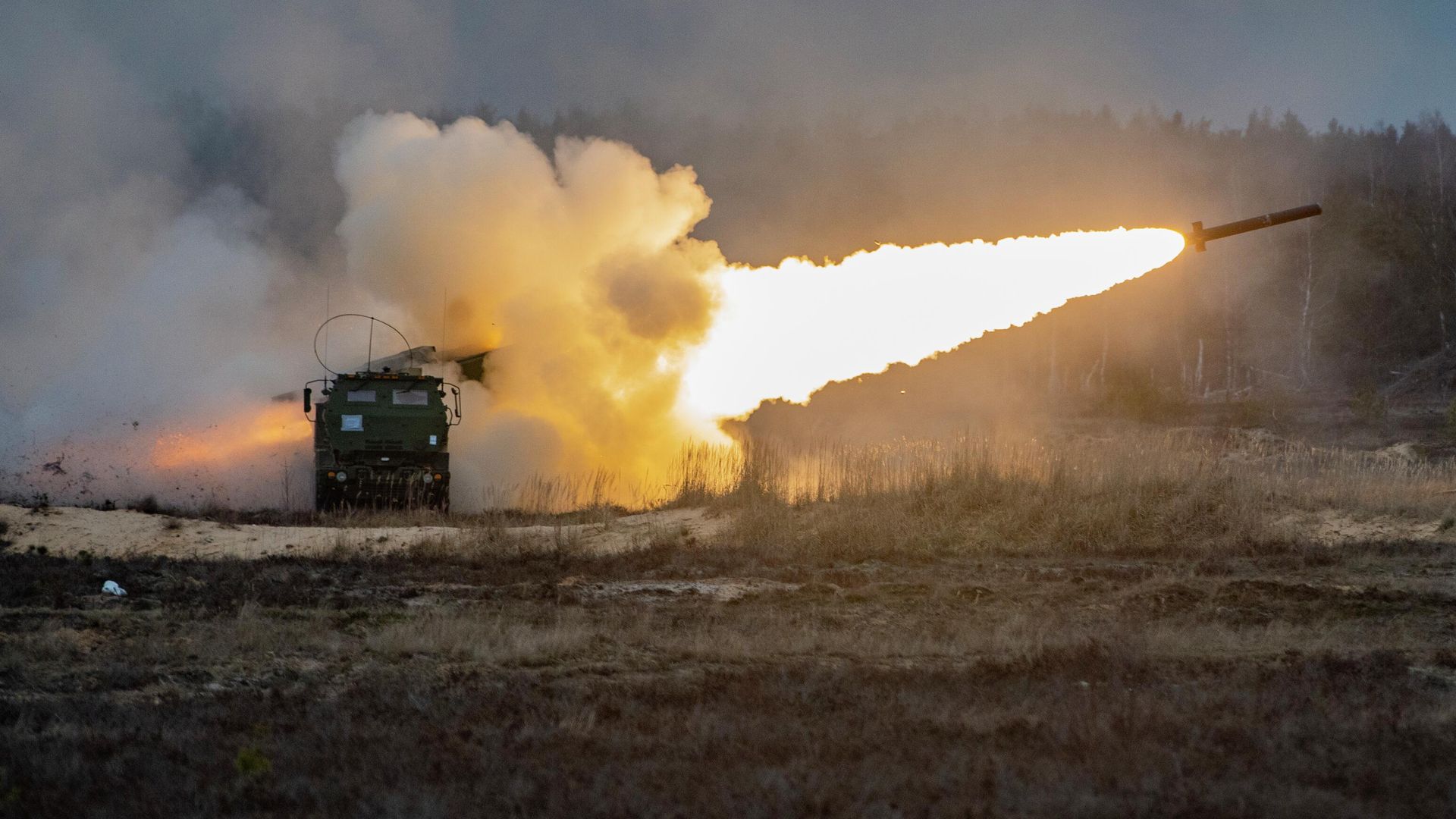 Американская высокомобильная ракетно-артиллерийская система оперативно-тактического назначения HIMARS Американская высокомобильная ракетно-артиллерийская система оперативно-тактического назначения HIMARS - РИА Новости, 1920, 06.09.2024