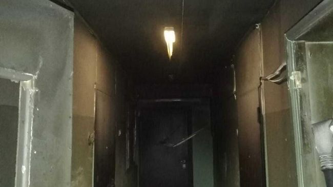 Подъезд дома в Преображенском районе Москвы после пожара
Подъезд дома в Преображенском районе Москвы после пожара