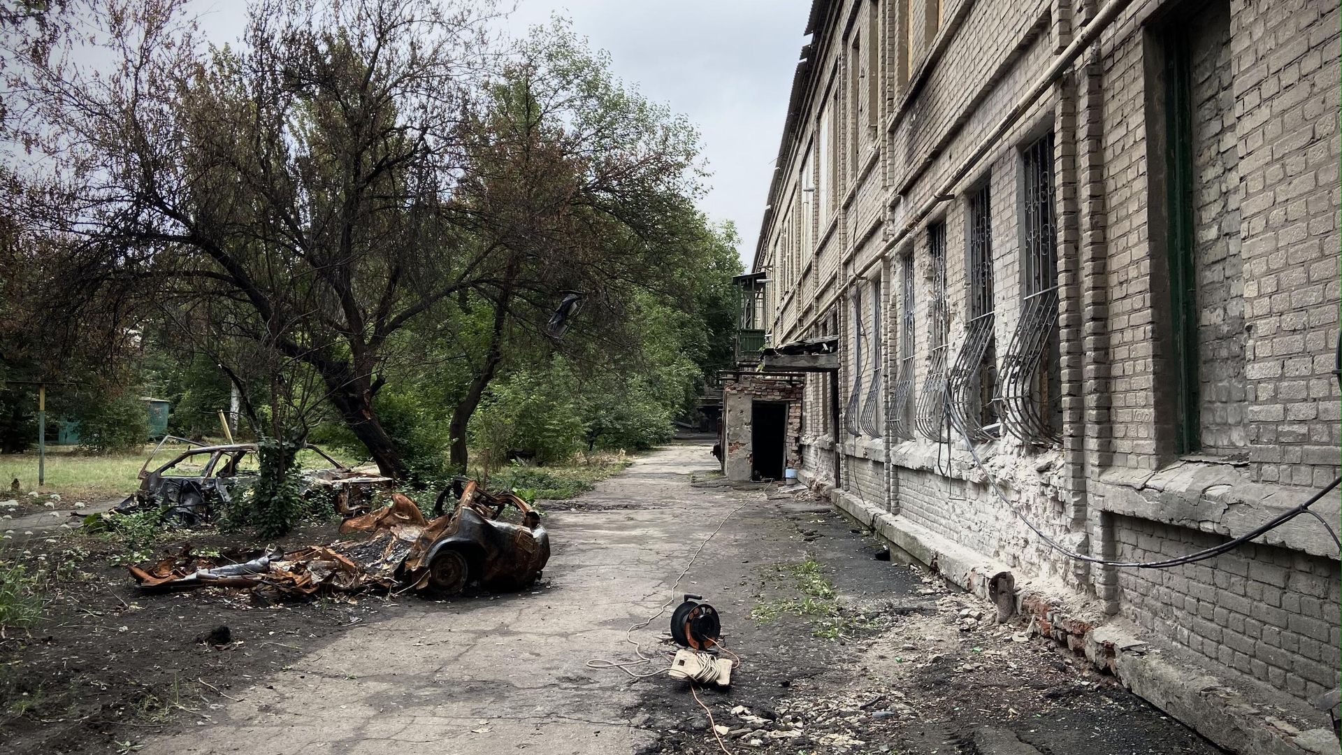 Пострадавший от обстрелов дом в Ясиноватой Пострадавший от обстрелов дом в Ясиноватой - РИА Новости, 1920, 23.04.2023