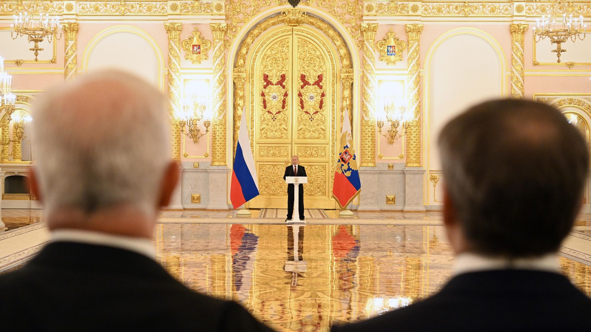 Президент России Владимир Путин выступает на церемонии вручения верительных грамот чрезвычайными и полномочными послами иностранных государств в Александровском зале Большого Кремлевского дворца Президент России Владимир Путин выступает на церемонии вручения верительных грамот чрезвычайными и полномочными послами иностранных государств в Александровском зале Большого Кремлевского дворца - РИА Новости, 1920, 20.09.2022