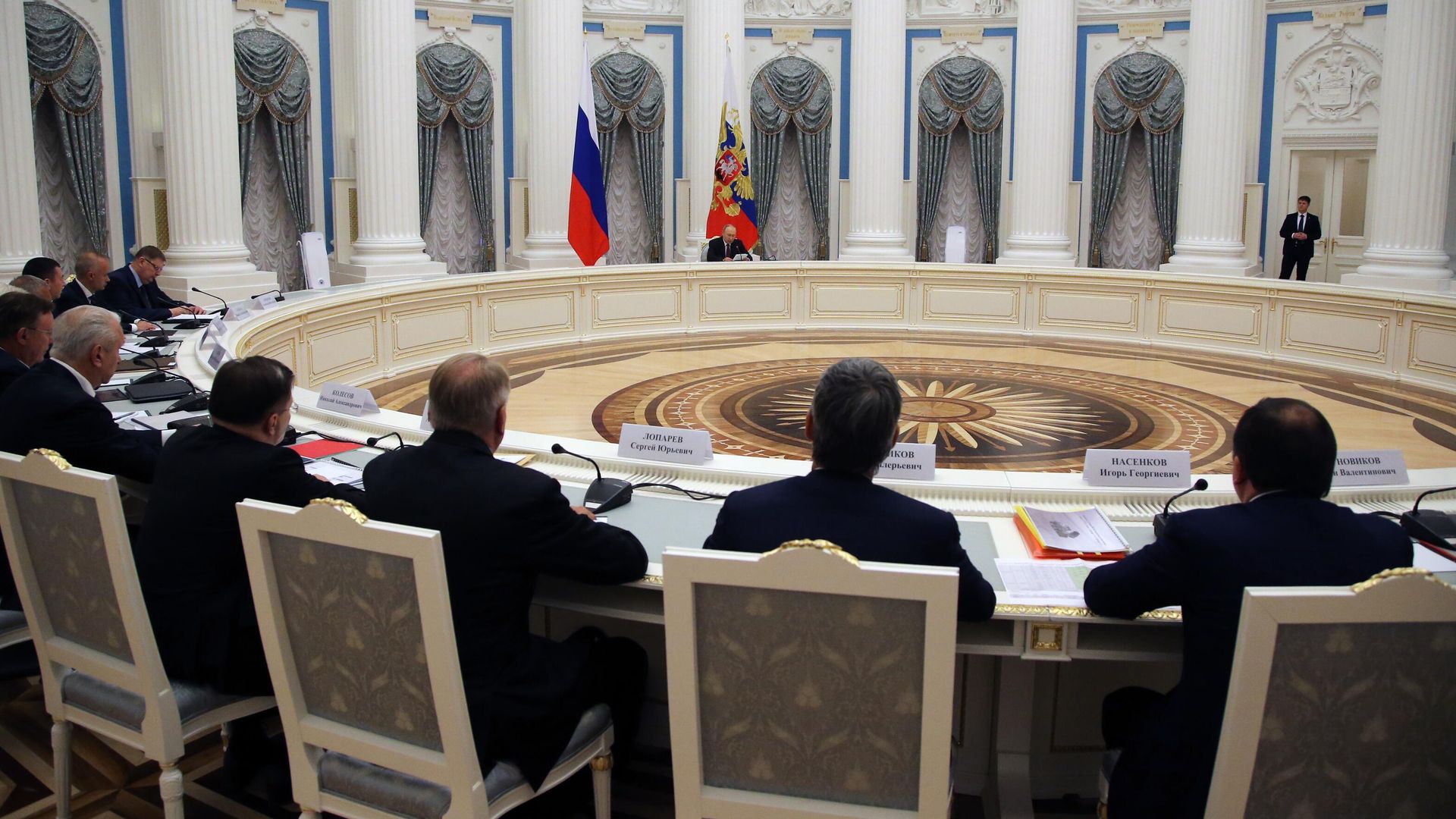Президент РФ Владимир Путин проводит совещание с руководителями предприятий ОПК России Президент РФ Владимир Путин проводит совещание с руководителями предприятий ОПК России - РИА Новости, 1920, 20.09.2022