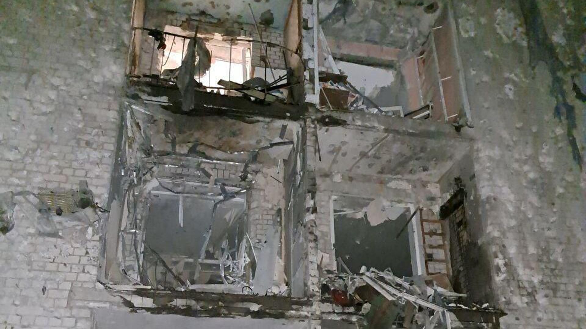 Украинские войска нанесли ракетный удар по жилому массиву в Новой Каховке - РИА Новости, 1920, 21.09.2022