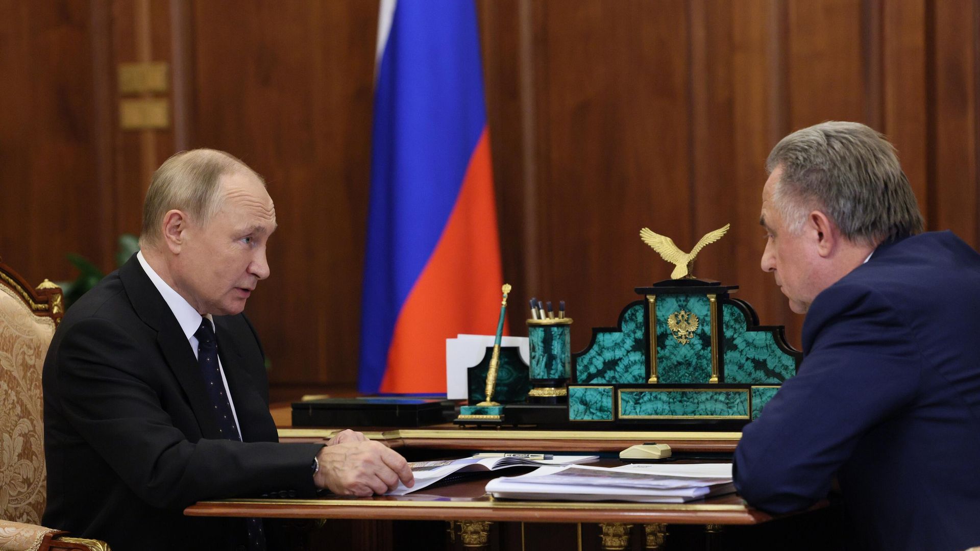 Президент РФ В. Путин встретился с главой ДОМ.РФ В. Мутко Президент РФ В. Путин встретился с главой ДОМ.РФ В. Мутко - РИА Новости, 1920, 10.04.2025