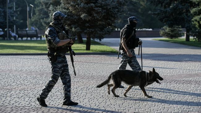 Сотрудники полиции в Мелитополе