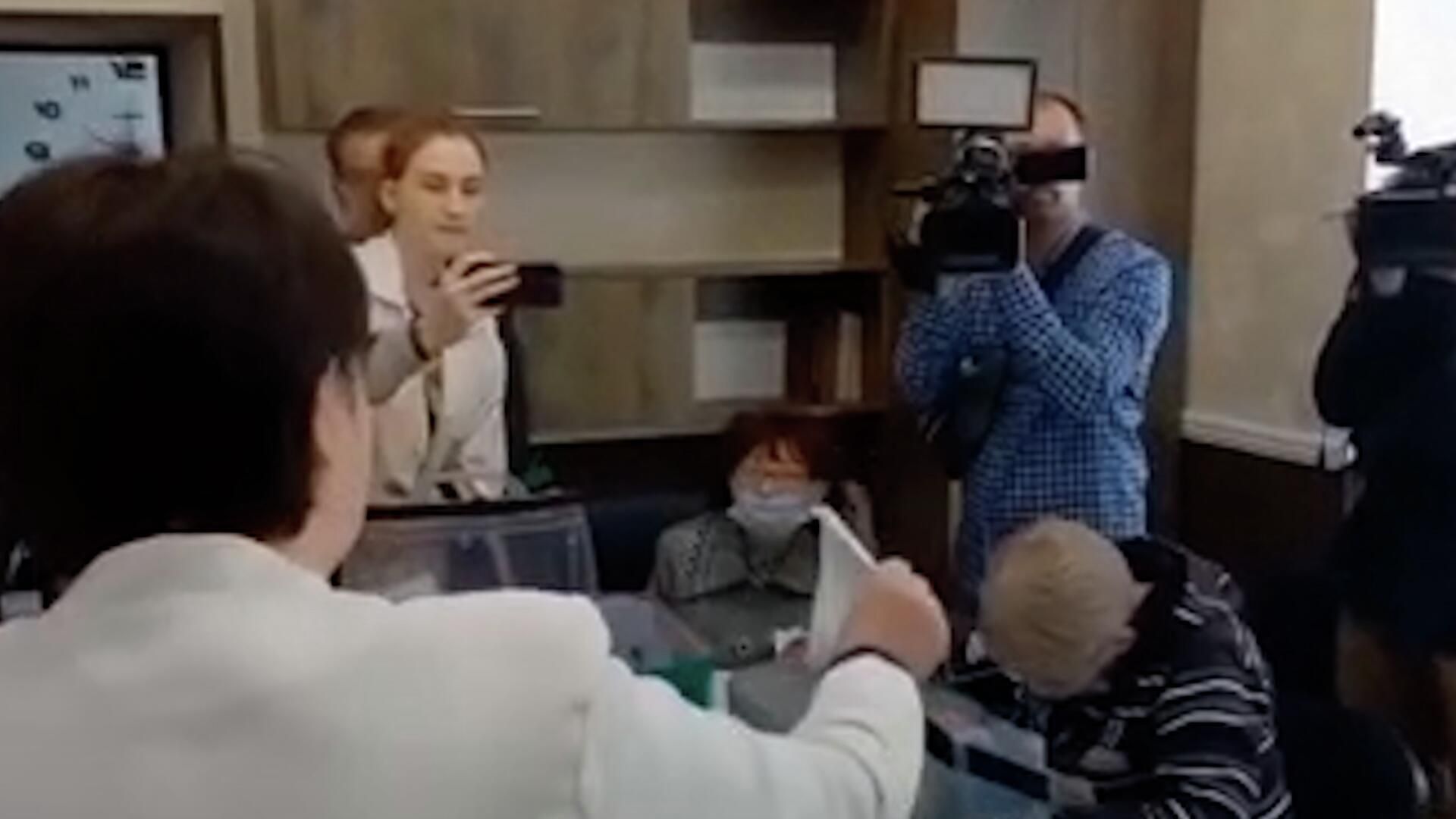 Глава Мелитополя Галина Данильченко проголосовала на референдуме Глава Мелитополя Галина Данильченко проголосовала на референдуме - РИА Новости, 1920, 24.09.2022