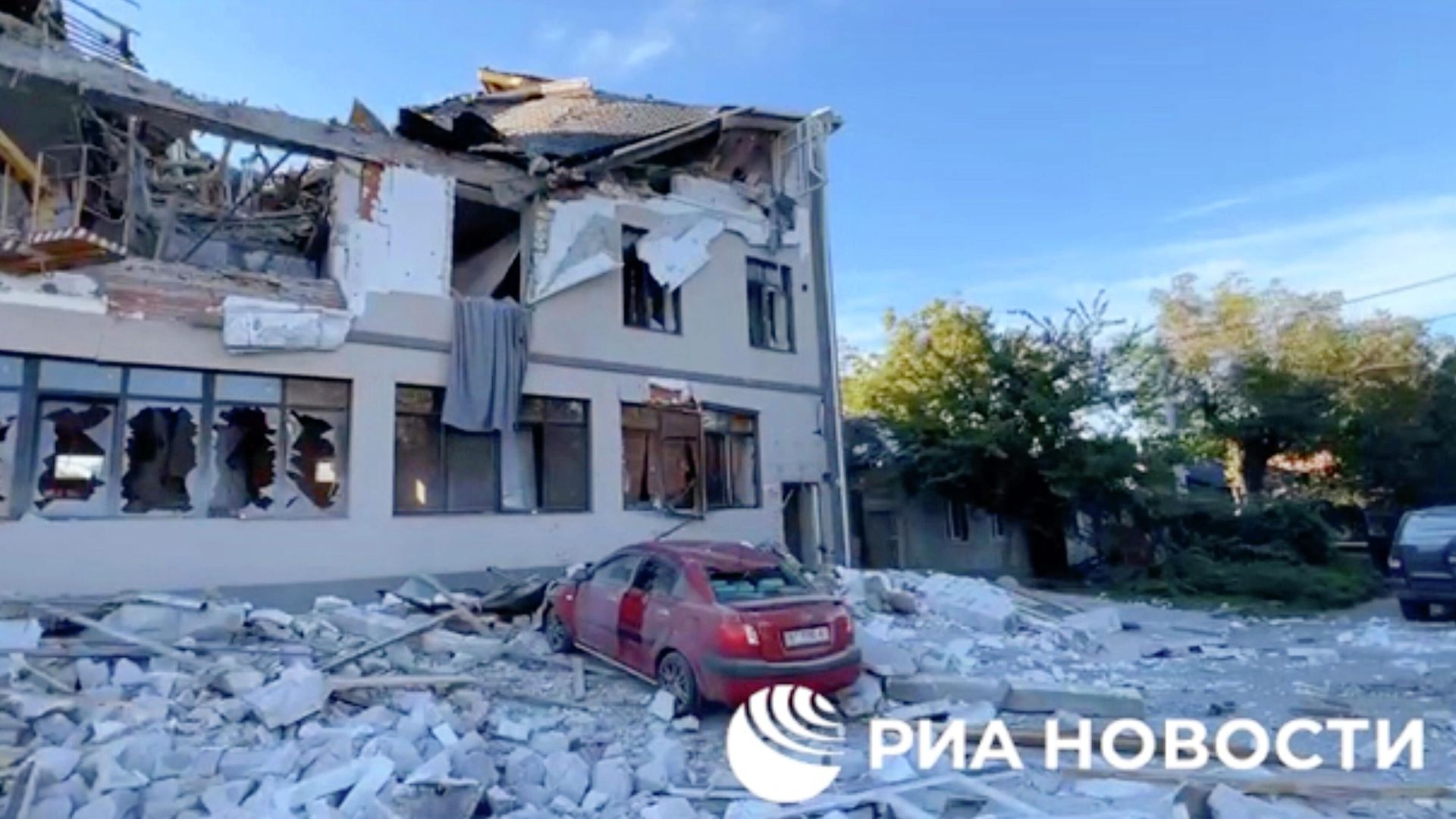 Гостиница в Херсоне после обстрела ВСУ. Кадр видео Гостиница в Херсоне после обстрела ВСУ. Кадр видео - РИА Новости, 1920, 25.09.2022