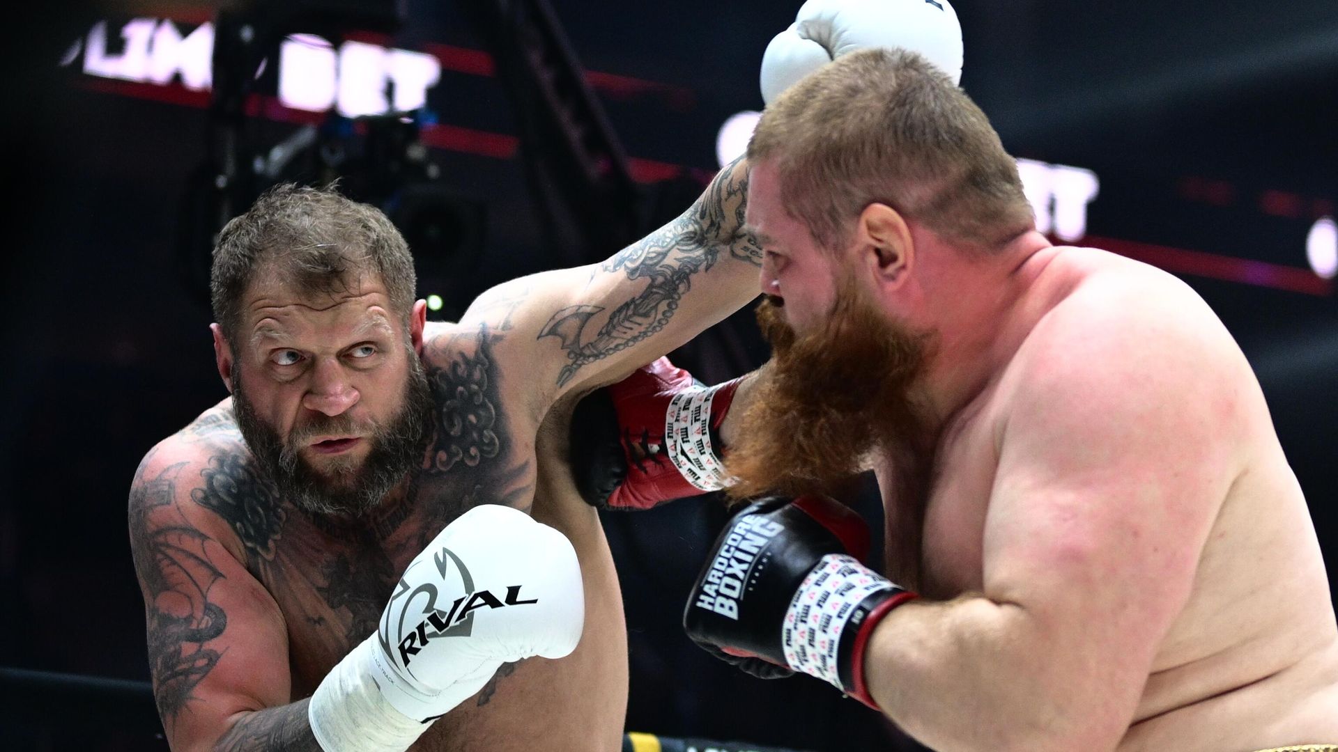 Александр Емельяненко во время боя с Вячеславом Дациком Александр Емельяненко во время боя с Вячеславом Дациком - РИА Новости, 1920, 25.09.2022