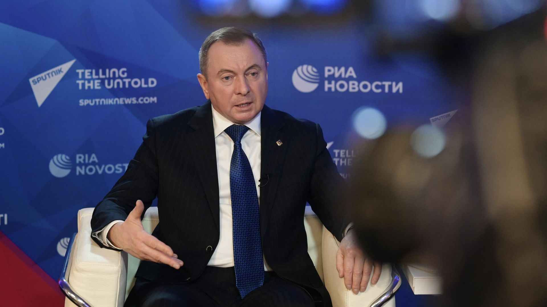 Министр иностранных дел Белоруссии Владимир Макей во время интервью РИА Новости в Международном мультимедийном пресс-центре МИА Россия сегодня в Москве Министр иностранных дел Белоруссии Владимир Макей во время интервью РИА Новости в Международном мультимедийном пресс-центре МИА Россия сегодня в Москве - РИА Новости, 1920, 26.09.2022