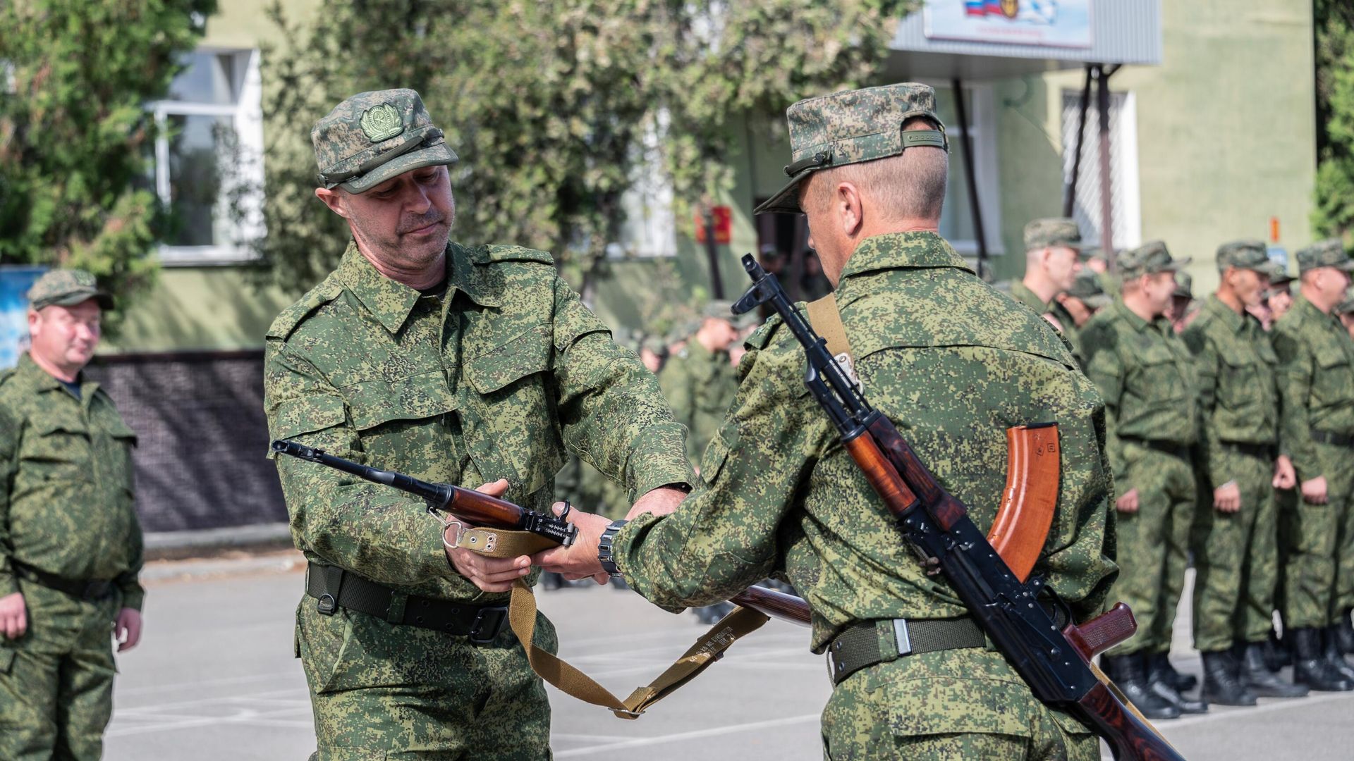 Мобилизованные жители города Севастополя и республики Крым принимают присягу Мобилизованные жители города Севастополя и республики Крым принимают присягу - РИА Новости, 1920, 26.09.2022