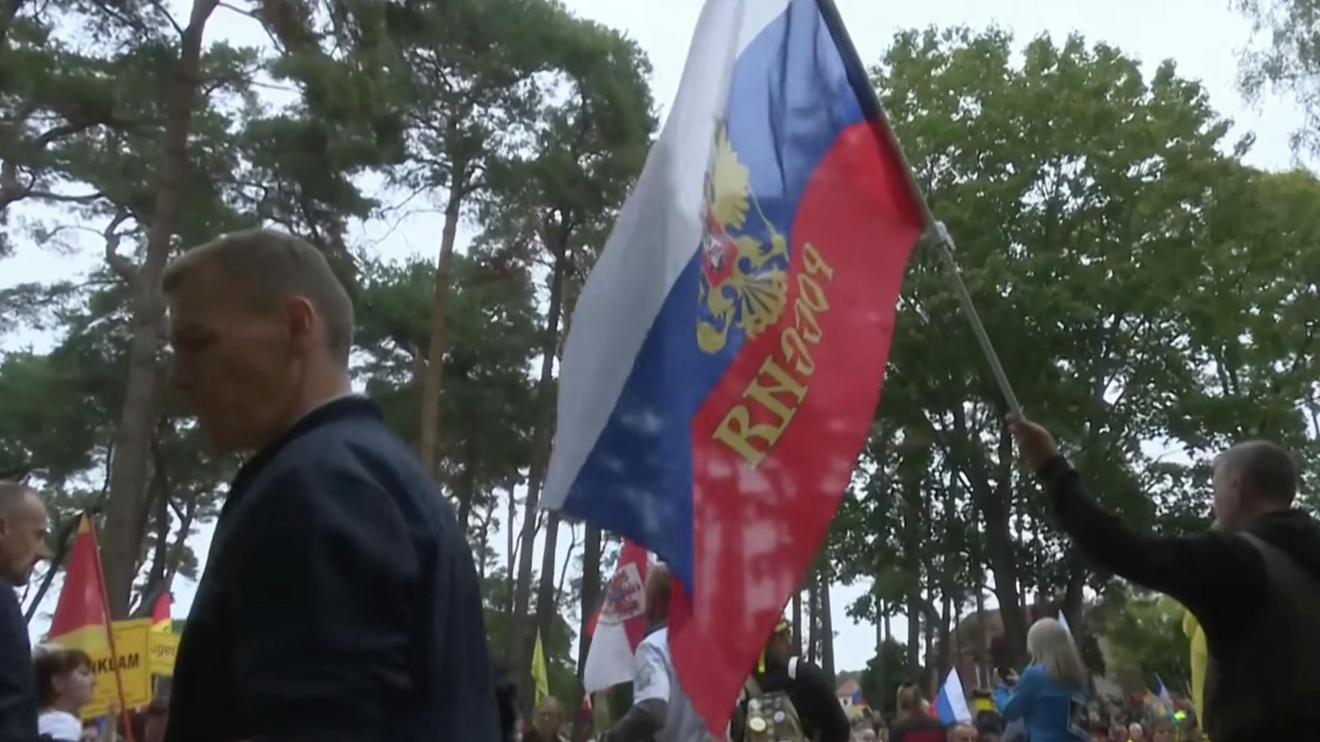 Участники митинга с требованием запустить Северный поток — 2 в коммуне Любмин, Германия. Кадр из видео Участники митинга с требованием запустить Северный поток — 2 в коммуне Любмин, Германия. Кадр из видео - РИА Новости, 1920, 26.09.2022