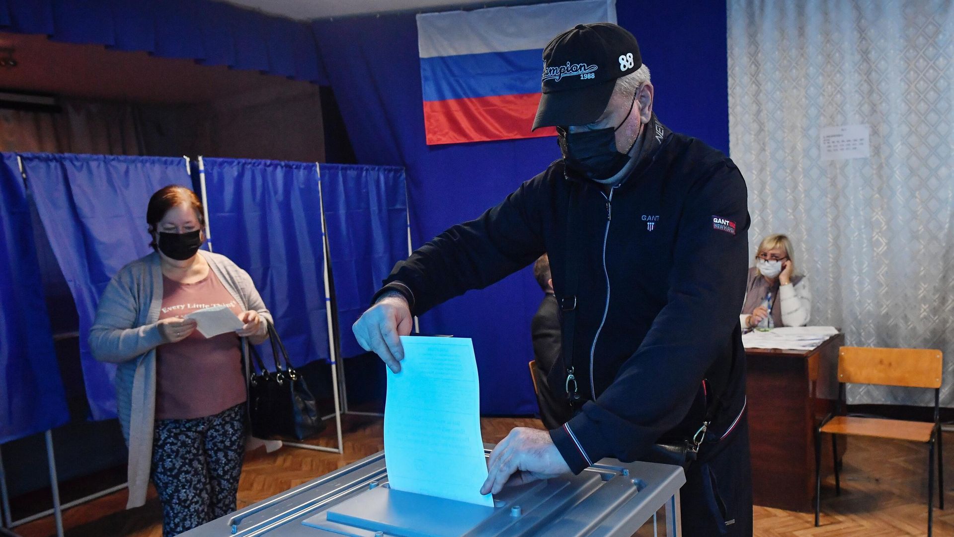 Голосование на участке в Донецке Голосование на участке в Донецке - РИА Новости, 1920, 27.09.2022