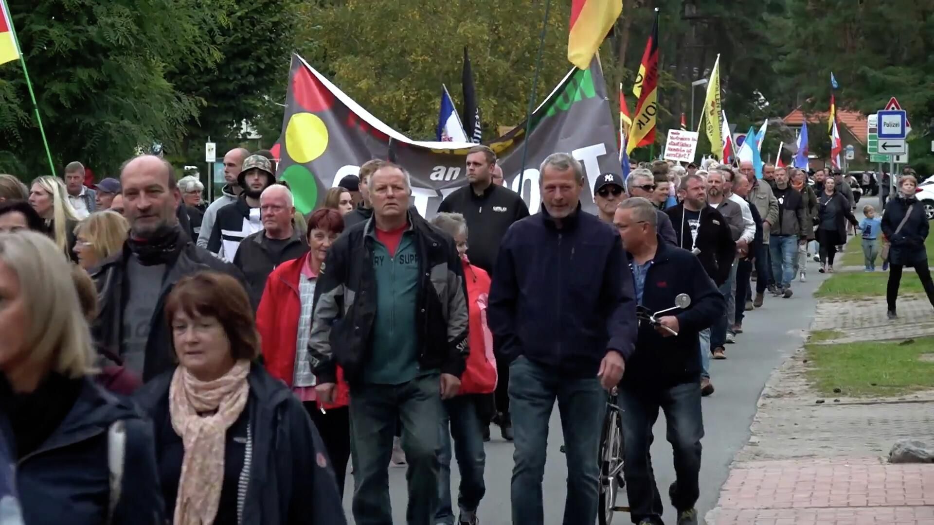 За Северный поток – 2: тысячи людей в Лубмине вышли на акцию протеста За Северный поток – 2: тысячи людей в Лубмине вышли на акцию протеста - РИА Новости, 1920, 27.09.2022