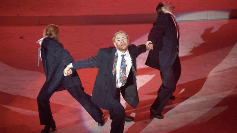 Юбилейное шоу “Начни сначала”, посвященное 20-летию творческой деятельности эстрадного певца, танцовщика, хореографа, шоумена Бориса Моисеев Юбилейное шоу “Начни сначала”, посвященное 20-летию творческой деятельности эстрадного певца, танцовщика, хореографа, шоумена Бориса Моисеев