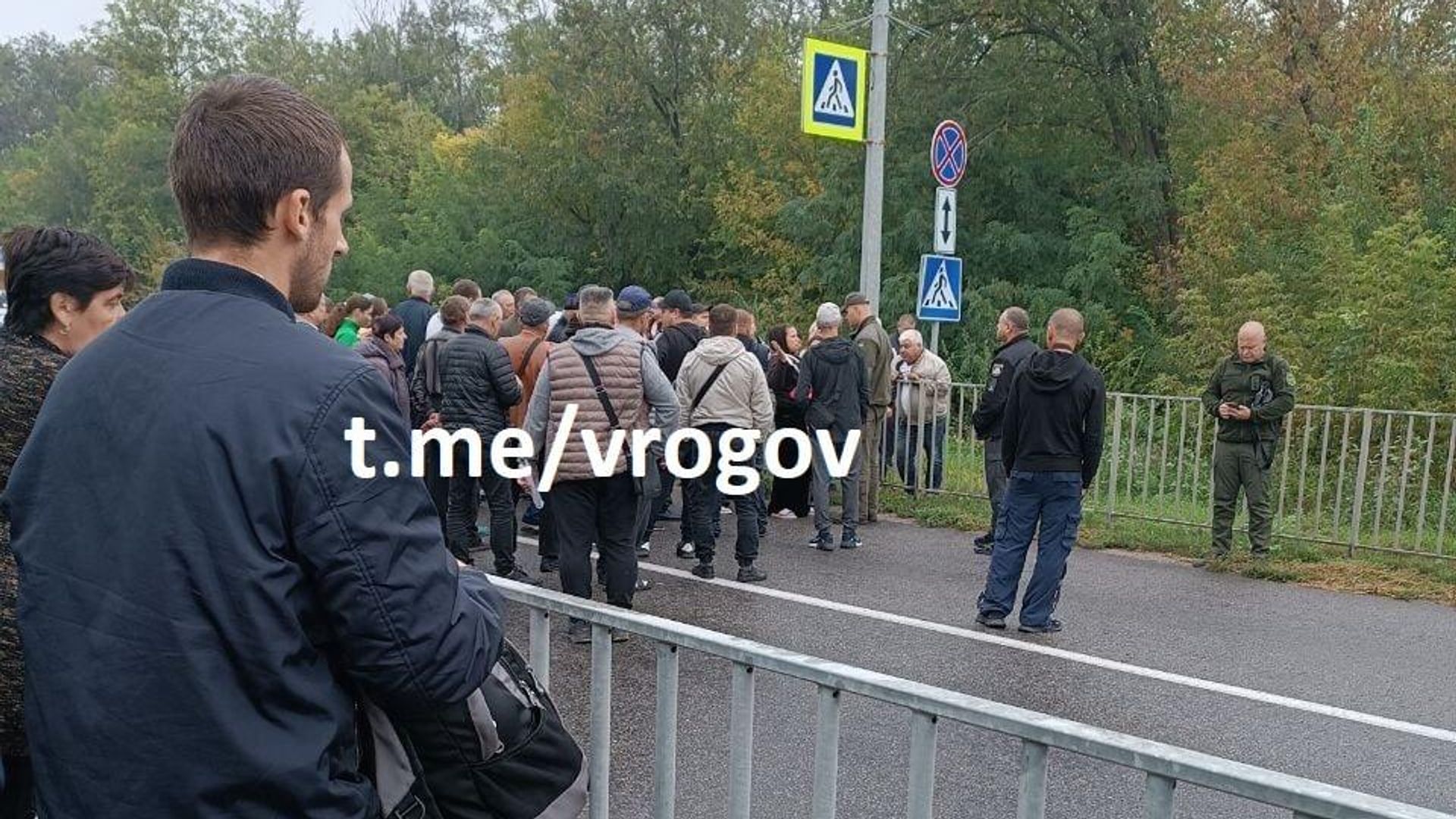 В знак протеста против политики Зеленского в подконтрольной Киеву части Запорожской области жители перекрыли Ореховскую трассу В знак протеста против политики Зеленского в подконтрольной Киеву части Запорожской области жители перекрыли Ореховскую трассу - РИА Новости, 1920, 28.09.2022