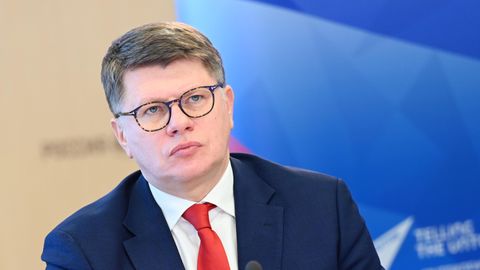 Исполнительный директор Российской федерации хоккея Дмитрий Курбатов Исполнительный директор Российской федерации хоккея Дмитрий Курбатов