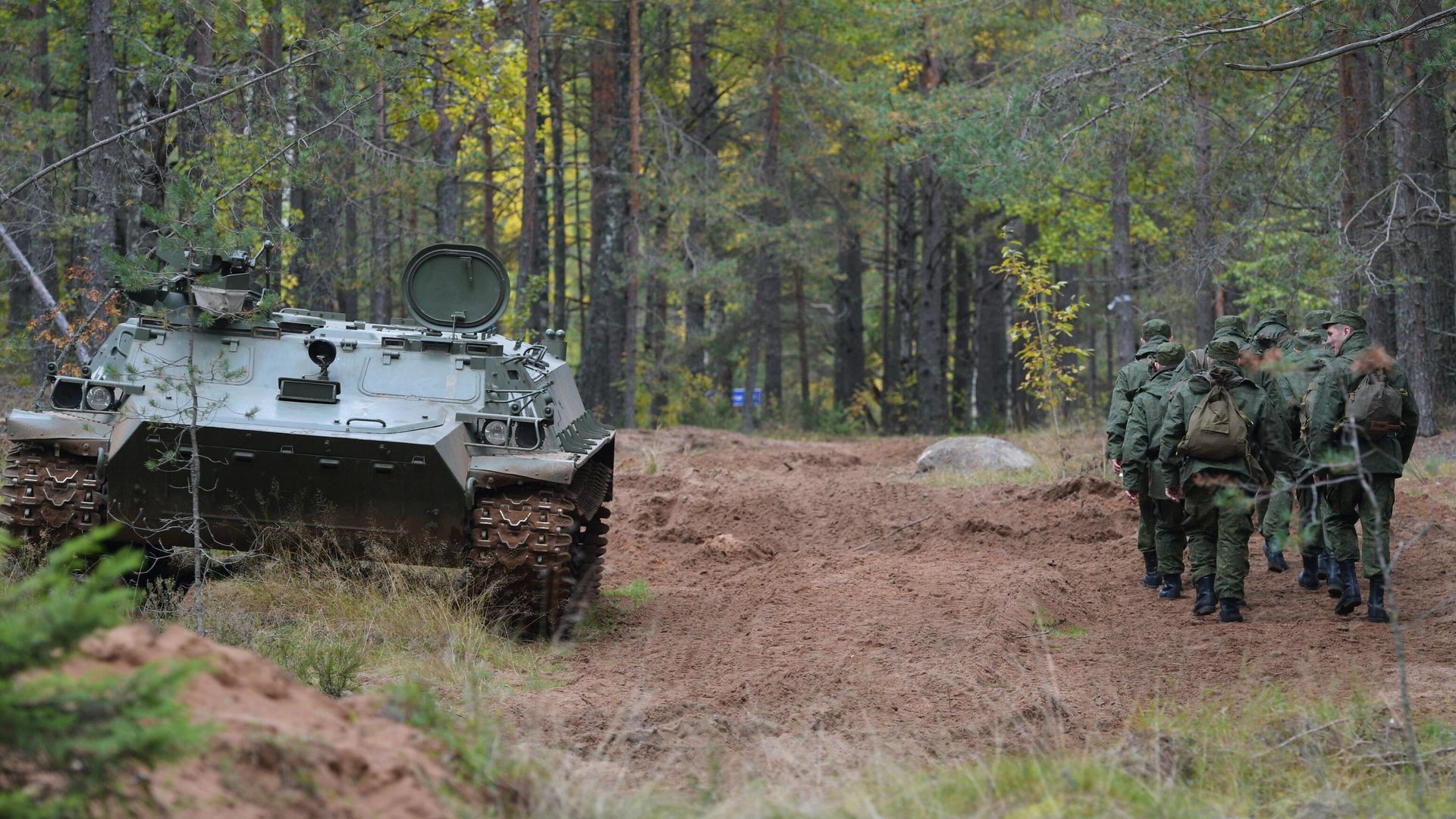 Мобилизованные граждане во время занятий по боевой подготовке на базе военного полигона в Ленинградской области Мобилизованные граждане во время занятий по боевой подготовке на базе военного полигона в Ленинградской области - РИА Новости, 1920, 01.11.2022