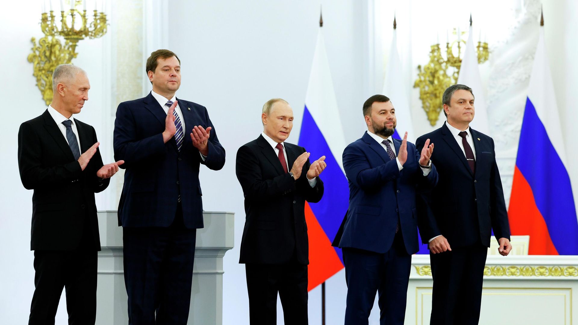 Президент России Владимир Путин после подписания договоров о вхождении в Российскую Федерацию Донецкой и Луганской народных республик, Запорожской и Херсонской областей в Кремле - РИА Новости, 1920, 04.10.2022
