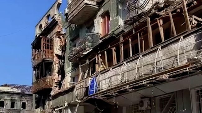 Символично: в Мариуполе ремонтируют дом, восстановленный после атаки в 1944 году