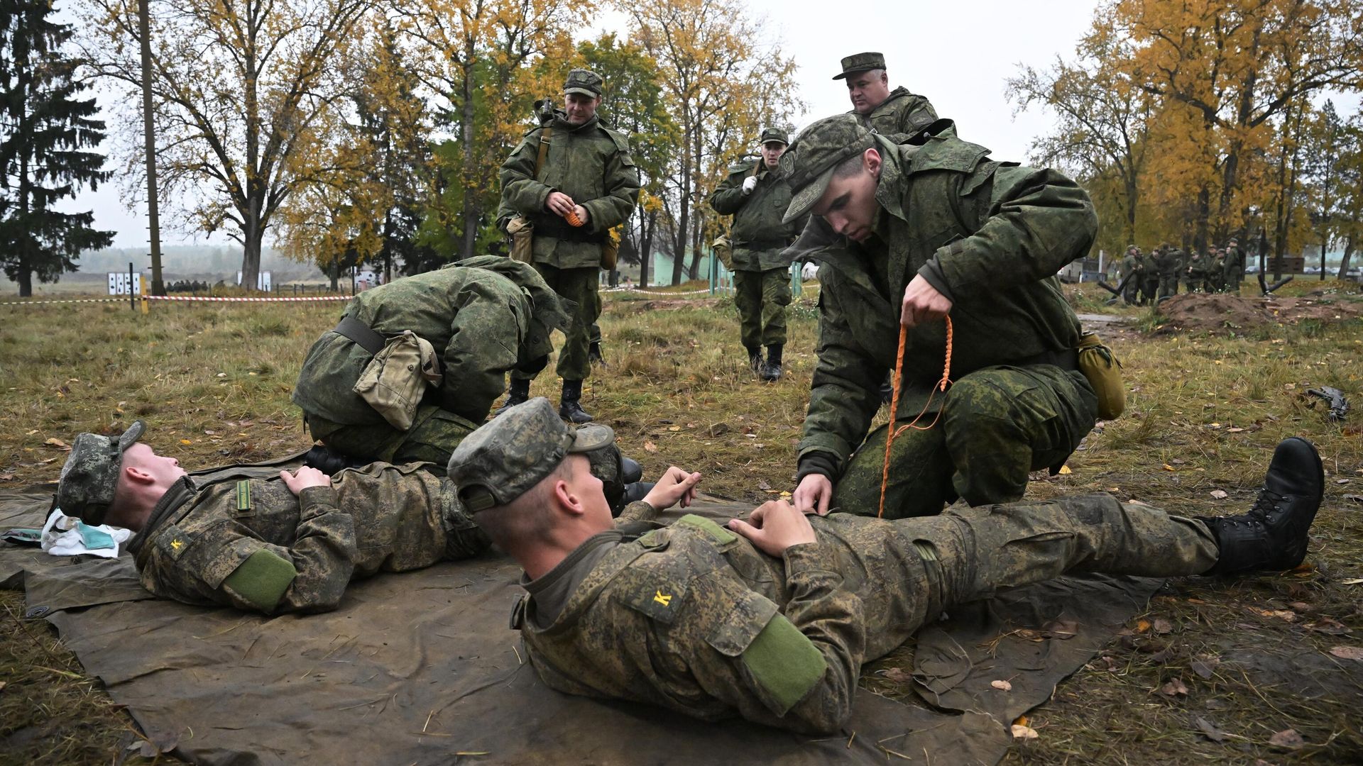 Военнослужащие из числа мобилизованных проходят обучение на военных сборах в Подмосковье - РИА Новости, 1920, 26.10.2022